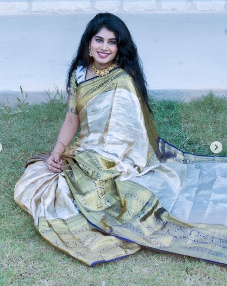 gold saree - SOLD OUT